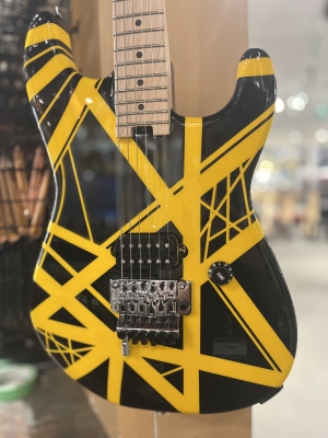EVH Stripe Series Electric Guitar - Black/Yellow (MODIFIED) 2